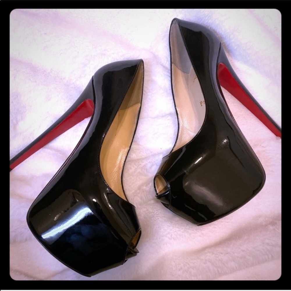 24 HR SALE! Christian Louboutin Highness